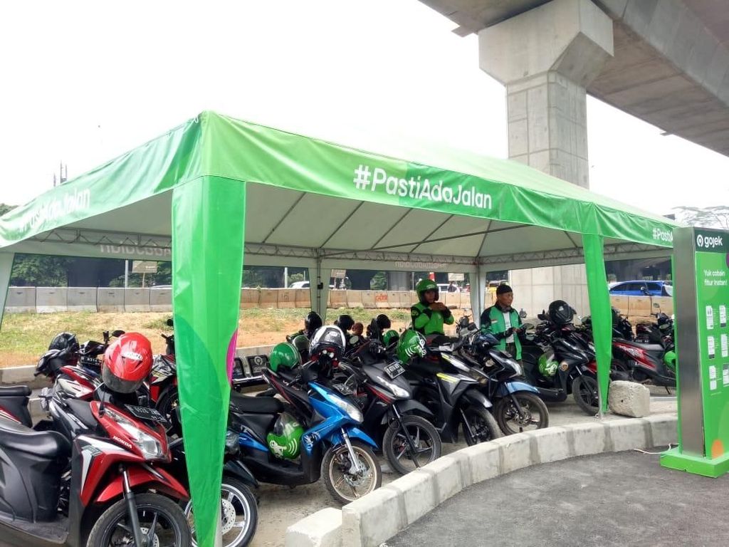 Keluar Stasiun MRT Langsung Bisa Dapat Gojek, Begini Caranya Keluar Stasiun MRT Langsung Bisa Dapat Gojek, Begini Caranya