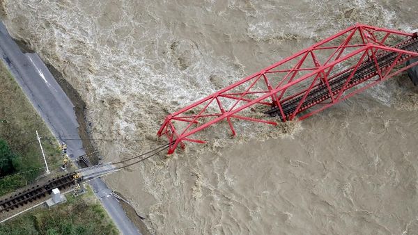 Korban Tewas Topan Hagibis Jepang Bertambah Jadi 66 Orang