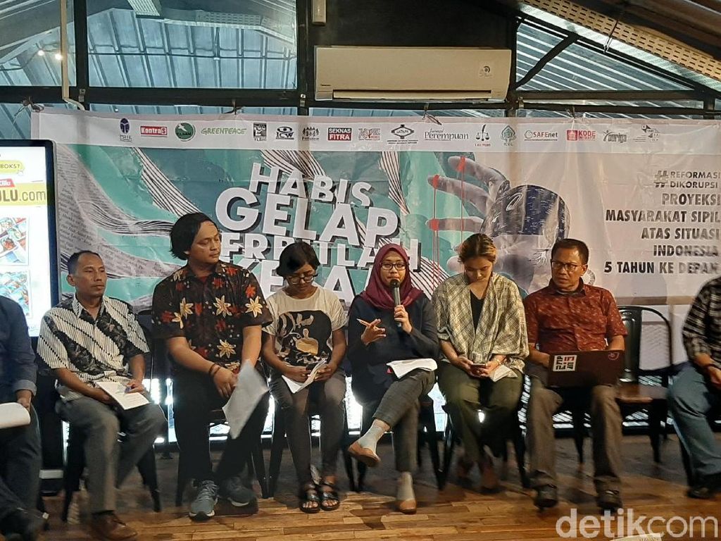 Perludem Minta Parpol Transparan soal Keuangan Perludem Minta Parpol Transparan soal Keuangan