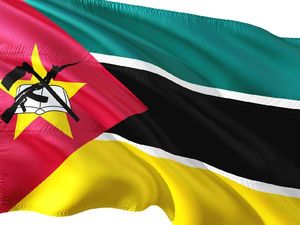 Bendera Mozambik yang Nyentrik, Ada Ciri Khas Gambar Senjatanya Bendera Mozambik yang Nyentrik, Ada Ciri Khas Gambar Senjatanya