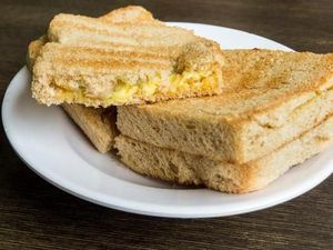 Ini 5 Tempat Ngemil Kaya Toast ala Singapura yang Renyah Legit