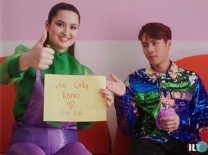 Stephanie Poetri Rajai Tangga Lagu China