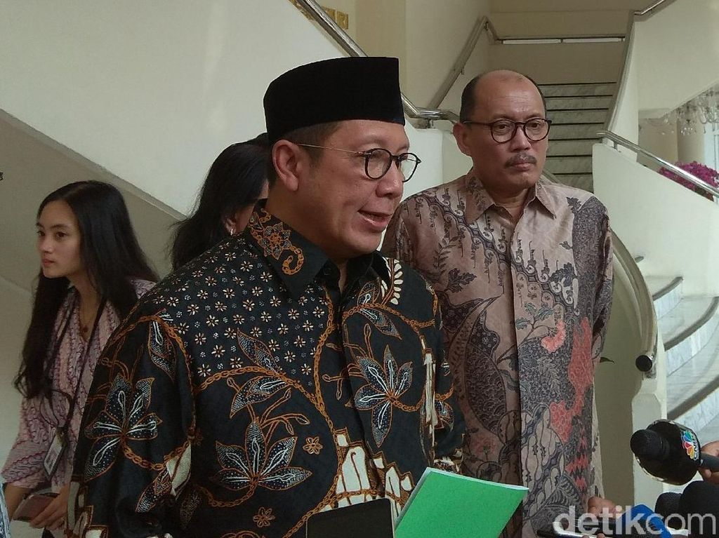 Menag: Pemerintah Ikut Bantu Biaya Sertifikasi Halal Usaha Kecil Menag: Pemerintah Ikut Bantu Biaya Sertifikasi Halal Usaha Kecil