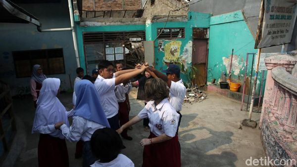 Duh! Atap Sekolah SLB Bundaku di Bekasi Roboh