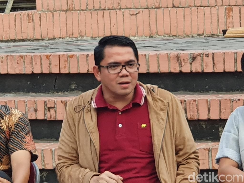 Hadiri Diskusi Mahasiswa, Arteria: Kalau Saya Banyak Ngomong Nanti Dibully Hadiri Diskusi Mahasiswa, Arteria: Kalau Saya Banyak Ngomong Nanti Dibully