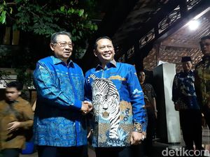 Pimpinan MPR Antar Undangan Pelantikan Jokowi ke SBY