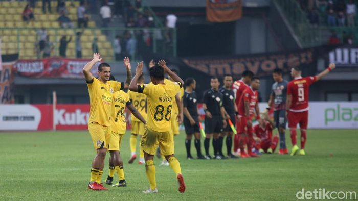 Persija jakarta usai dikalahkan Semen Padang FC menjalani laga tandang ke markas PSM Makassar. (Agung Pambudhy/detikSport) Persija jakarta usai dikalahkan Semen Padang FC menjalani laga tandang ke markas PSM Makassar. (Agung Pambudhy/detikSport)