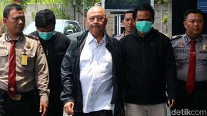 Ekspresi Wali Kota Medan Saat Digelandang ke Gedung KPK