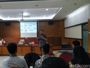 Guru Besar Hukum Unpad:Larangan Demonstrasi Mahasiswa Kemunduran Demokrasi!