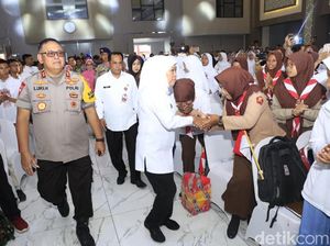 Khofifah Ajak Ribuan Pelajar Jatim Tolak Provokasi dan Intoleransi