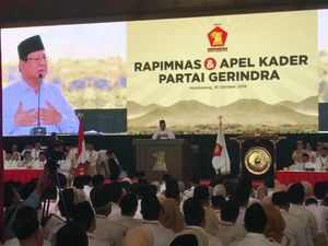 Prabowo Sambut Kembalinya Sandiaga-Beri Keris ke Fadli Zon di Rapimnas