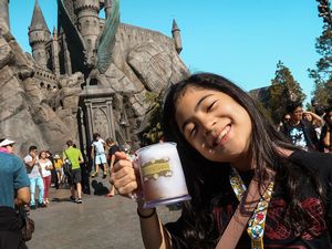 10 Gaya Keren Niana Guerrero, YouTuber Cilik yang Hobi Makan Donat 10 Gaya Keren Niana Guerrero, YouTuber Cilik yang Hobi Makan Donat