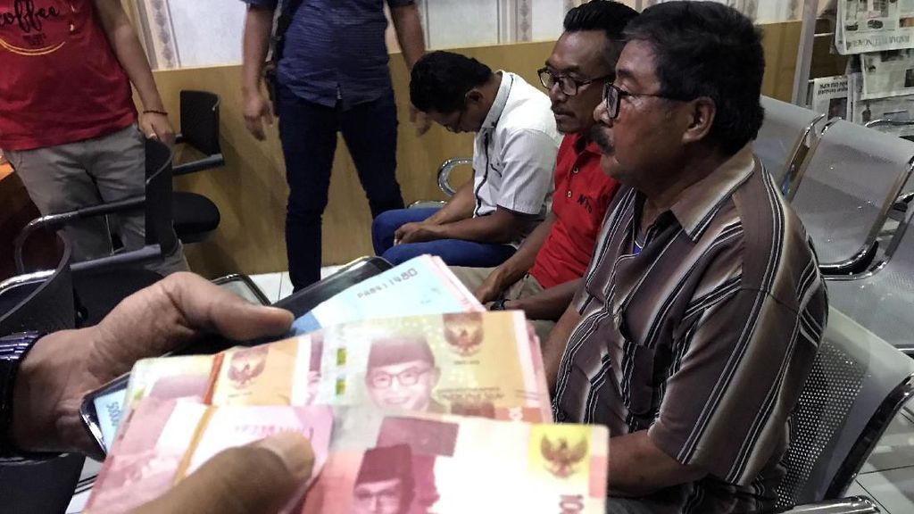 3 Pelaku Judi Pilkades di Blitar Dibekuk 3 Pelaku Judi Pilkades di Blitar Dibekuk