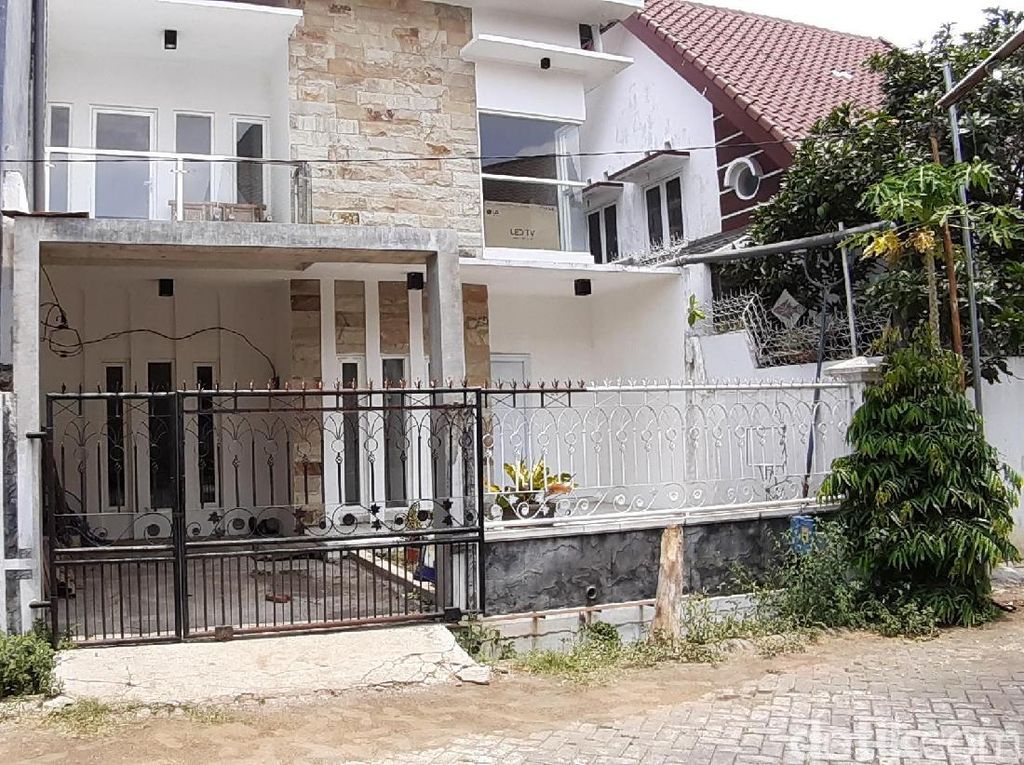 Cerita Warga Soal Penggeledahan Rumah Terduga Teroris di Malang Cerita Warga Soal Penggeledahan Rumah Terduga Teroris di Malang