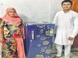 So Sweet, Remaja Ini Belikan Ibunya Kulkas Pakai Uang Receh Hasil Menabung