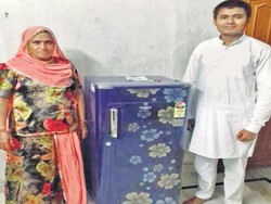 So Sweet, Remaja Ini Belikan Ibunya Kulkas Pakai Uang Receh Hasil Menabung