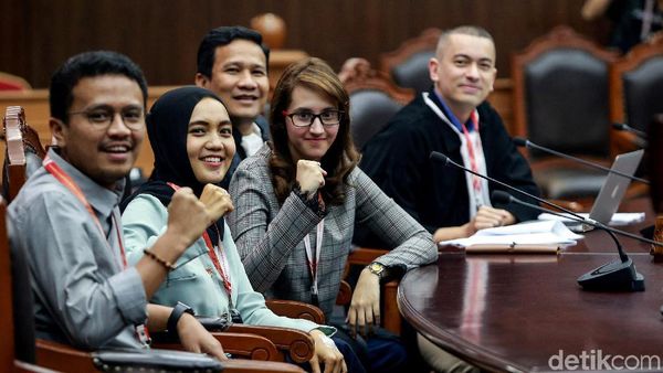 Faldo Maldini dkk Hadiri Sidang Gugatan UU Pilkada di MK