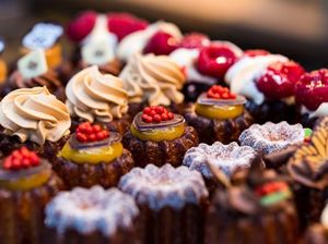 Sudah Kenyang Tapi Tak Bisa Tolak Godaan Dessert? Ini Sebabnya