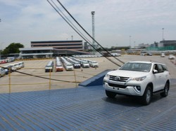 Ekspor Fortuner dan Rush Buatan Indonesia Kian Ngebut
