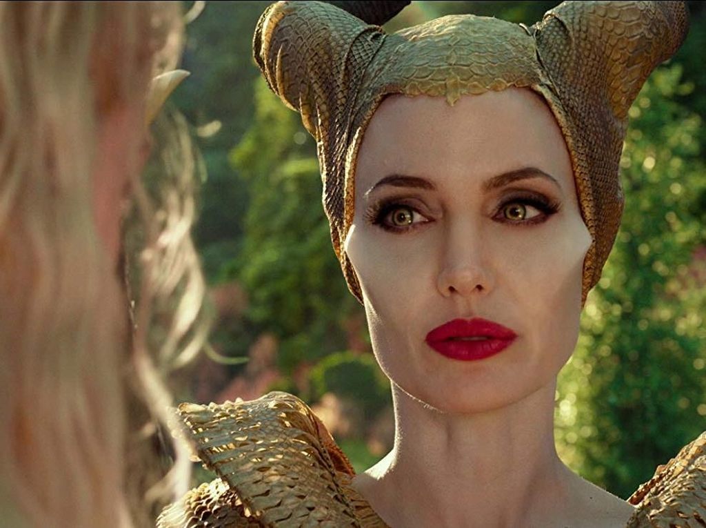 Sutradara Nilai Elle Fanning Berkembang bersama Seri Maleficent Sutradara Nilai Elle Fanning Berkembang bersama Seri Maleficent