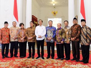 Di Samping Jokowi, Bamsoet Tegaskan Presiden Tak Dipilih MPR Di Samping Jokowi, Bamsoet Tegaskan Presiden Tak Dipilih MPR