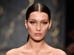 Bella Hadid Curhat Tak Bahagia Jadi Model di Usia Muda