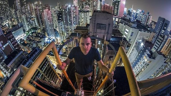 Foto: Masinis yang Hobi Menantang Maut