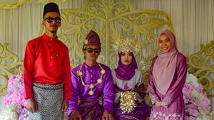 Kemesraan Guru S2 Dinikahi Sopir Truk yang Viral karena Dinyinyirin Tetangga