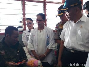 Mendikbud Jenguk dan Beri Bantuan untuk Siswa Korban Kerusuhan Wamena