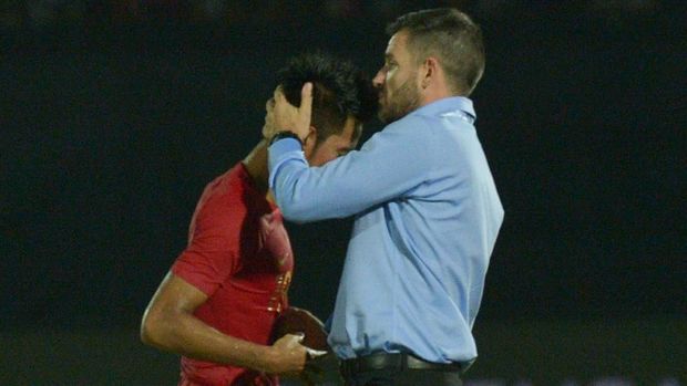 Simon McMenemy mendapat desakan mundur dari Timnas Indonesia.