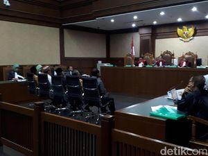 Sidang Rommy, Pegawai Kemenag Jatim Cerita Pengumpulan Uang untuk Menag Sidang Rommy, Pegawai Kemenag Jatim Cerita Pengumpulan Uang untuk Menag