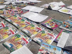 Atap Kelas Disapu Puting Beliung dan Hujan, Ratusan Buku TK Ini Basah