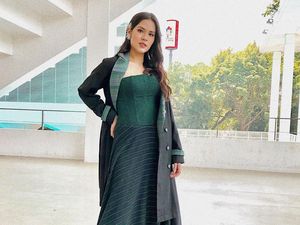 Raisa Jawab Isu Mandi Pakai Air Mineral Sampai Ngaku Ingin Jualan Opak Raisa Jawab Isu Mandi Pakai Air Mineral Sampai Ngaku Ingin Jualan Opak