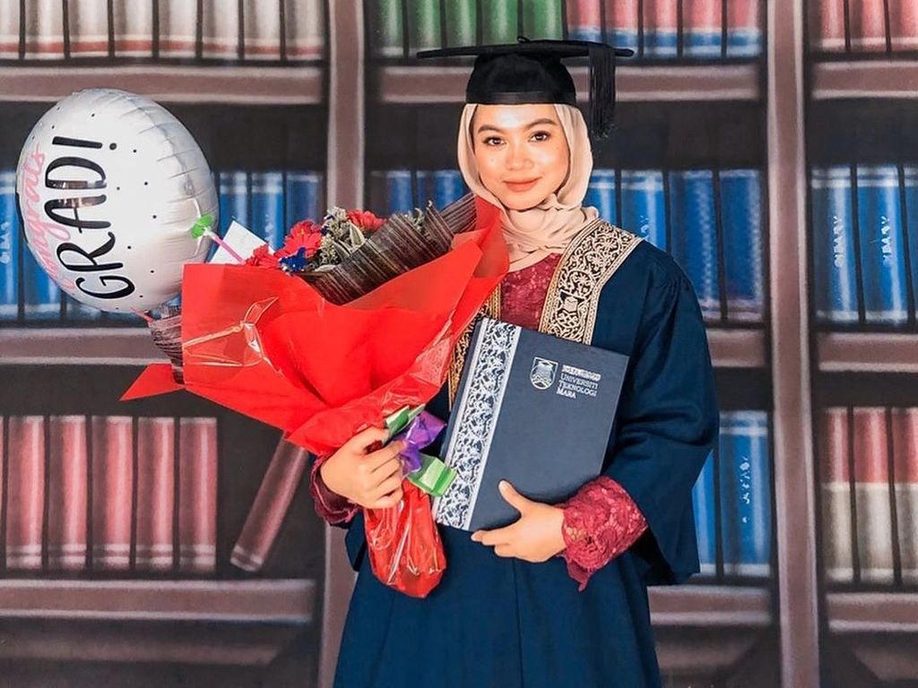 Viral, Kisah Inspiratif Perjuangan Wanita Pengidap Kanker Demi Lulus Kuliah Viral, Kisah Inspiratif Perjuangan Wanita Pengidap Kanker Demi Lulus Kuliah