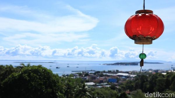 Foto: Vihara Sorong Sekaligus Spot Sunset Cantik