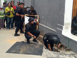 Gegana Akan Disposal 119 Butir Peluru yang Ditemukan di Selokan Yogya