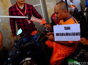 Rekonstruksi Pembunuhan PSK Online Karawang, Korban Sempat Gigit Emen