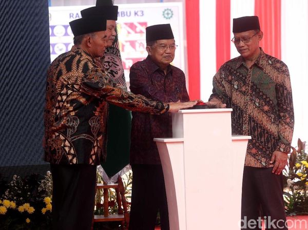JK Hadiri Peletakan Batu Pertama Masjid di PP Muhammadiyah