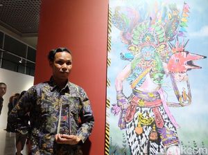 Lukisan Ajakan Perdamaian Perupa Anagard Raih Penghargaan Lukisan Ajakan Perdamaian Perupa Anagard Raih Penghargaan