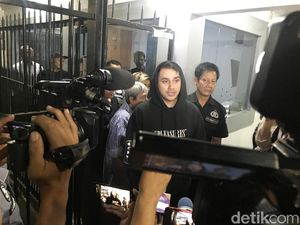 Bebas, Vicky Nitinegoro Berstatus Saksi Bebas, Vicky Nitinegoro Berstatus Saksi