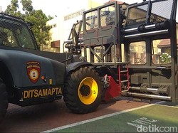 Polisi Surabaya Siapkan Mobil Penghalau Massa Jelang Pelantikan Jokowi