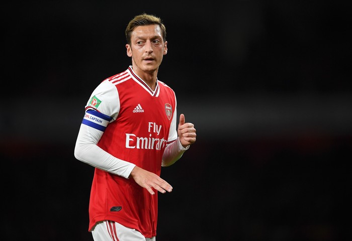 LONDON, ENGLAND - SEPTEMBER 24: Mesut Ozil of Arsenal looks on during the Carabao Cup Third Round match between Arsenal and Nottingham Forest at Emirates Stadium on September 24, 2019 in London, England. (Photo by Laurence Griffiths/Getty Images)