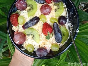Cuaca Panas Terik, Omzet Salad Buah Melonjak Naik Cuaca Panas Terik, Omzet Salad Buah Melonjak Naik