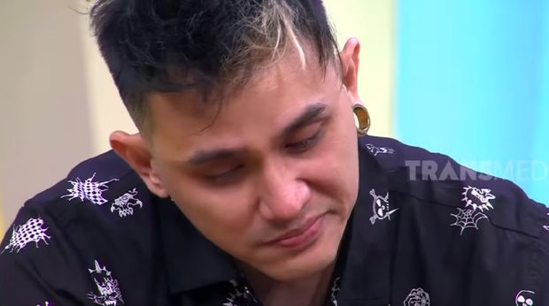 Membahas Tentang Ibu, Vicky Nitinegoro Tak Kuat Menahan Tangis
