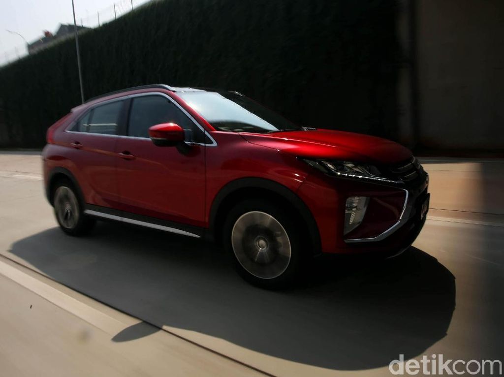 Bedah Fitur Adaptive Cruise Control, Apa Bedanya dengan Cruise Control Biasa? Bedah Fitur Adaptive Cruise Control, Apa Bedanya dengan Cruise Control Biasa?