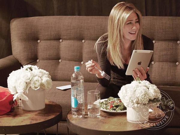 Jennifer Aniston Punya Instagram, Intip Momen Seru Kulinerannya