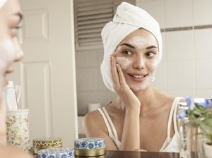 Apakah Body Lotion Boleh Digunakan Untuk Wajah? Ini Kata Pakar Kulit