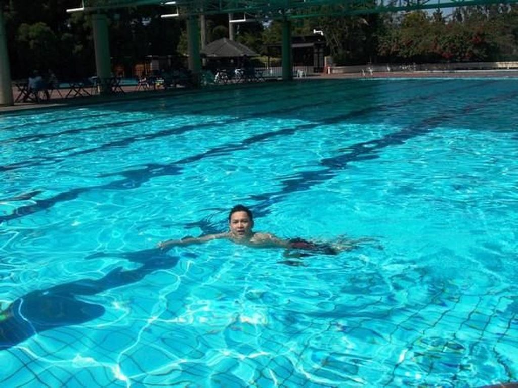 10 Kolam Renang di Bandung yang Bikin Liburan Kamu Menyenangkan 10 Kolam Renang di Bandung yang Bikin Liburan Kamu Menyenangkan