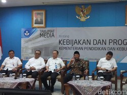 Pamitan, Mendikbud Titip Pesan soal Pendidikan di Papua