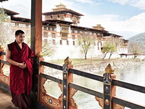 Bhutan, Negara Suci yang Agungkan Kelamin Pria Bhutan, Negara Suci yang Agungkan Kelamin Pria
